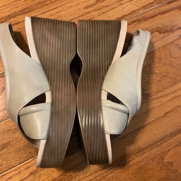 Women's Alanis Size 7 Wedge Sandal cream color - Picture 4 of 11